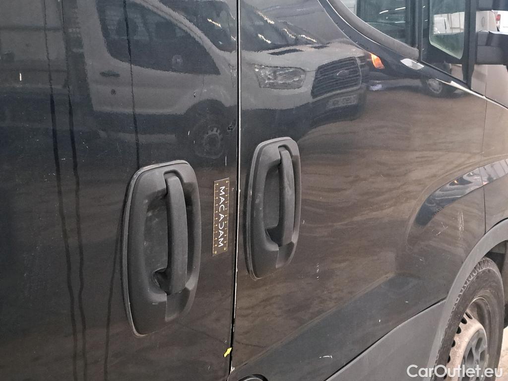  Iveco  Daily IVECO  VU 4p Fourgon 2.3 35S16 V11 H2 3520 #30