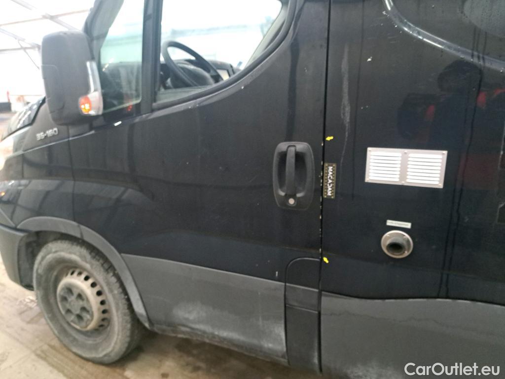  Iveco  Daily IVECO  VU 4p Fourgon 2.3 35S16 V11 H2 3520 #46