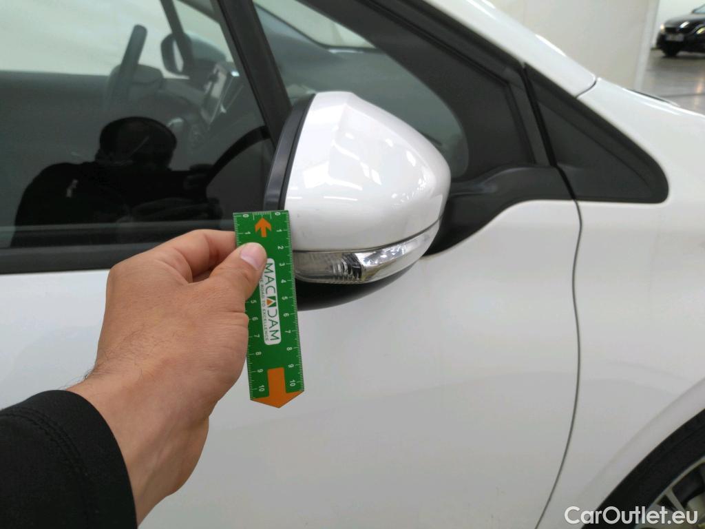  Peugeot  208  Affaire Premium Pack 1.6 HDi 100CV BVM5 E6 #46