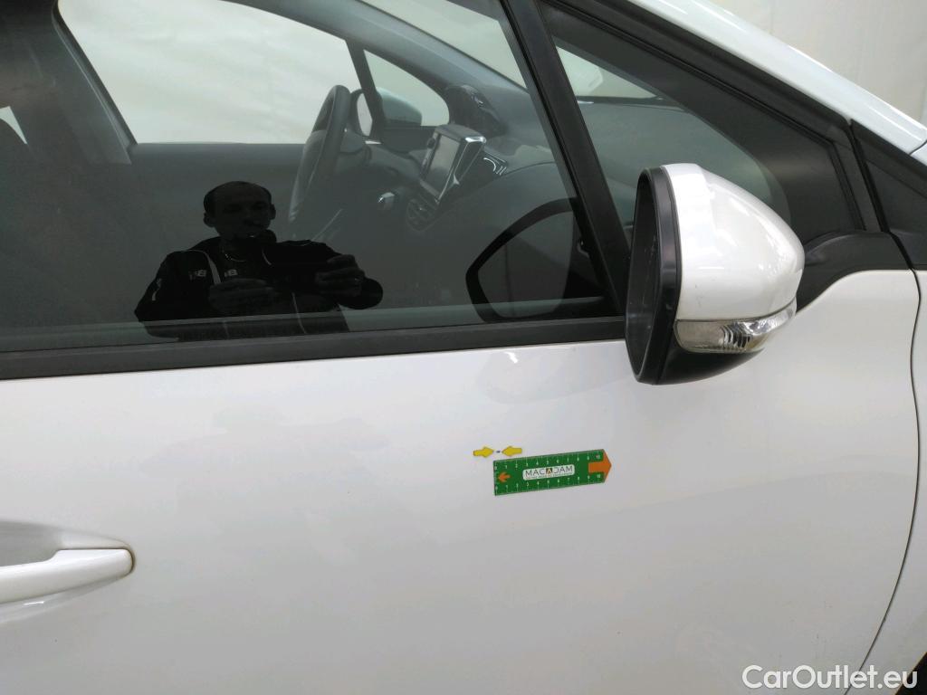  Peugeot  208  Affaire Premium Pack 1.6 HDi 100CV BVM5 E6 #44