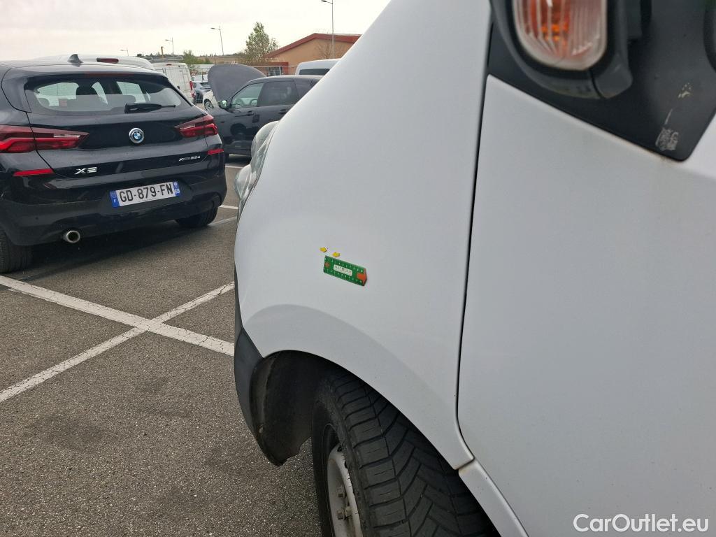  Renault  Master  III Fourgon L2H2 3 5 Grand Confort dCi #56