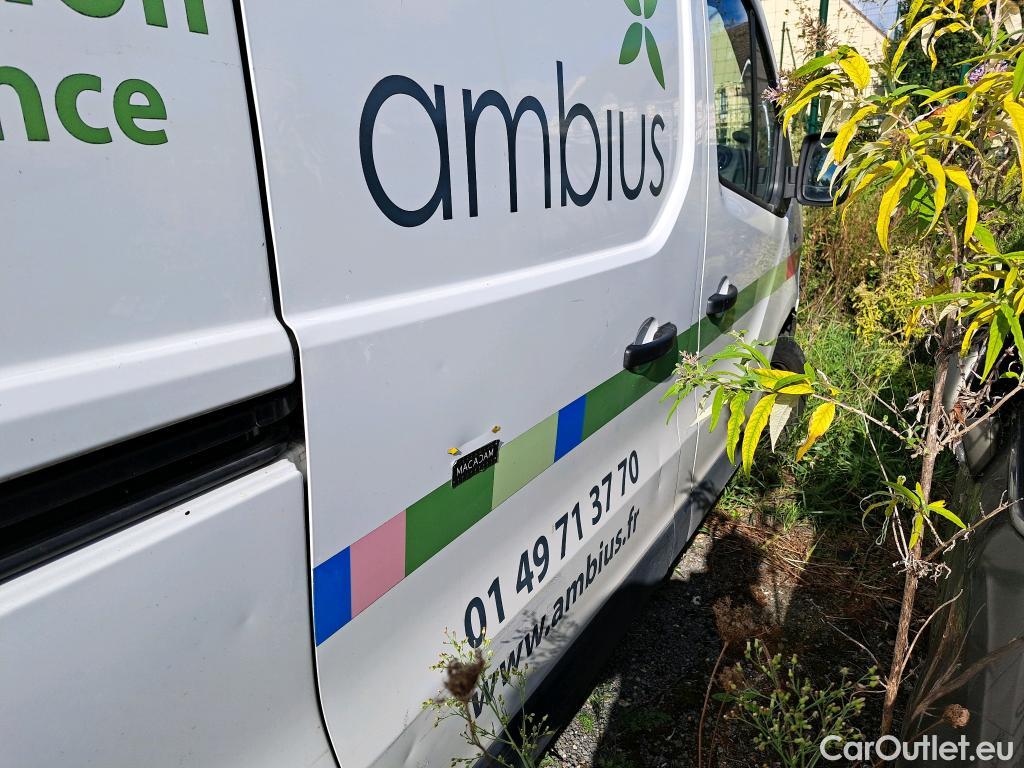  Renault  Trafic RENAULT  VU 4p VNA FG GCF L2H1 1200 dCi 95 E6 fourgon tôlé #14