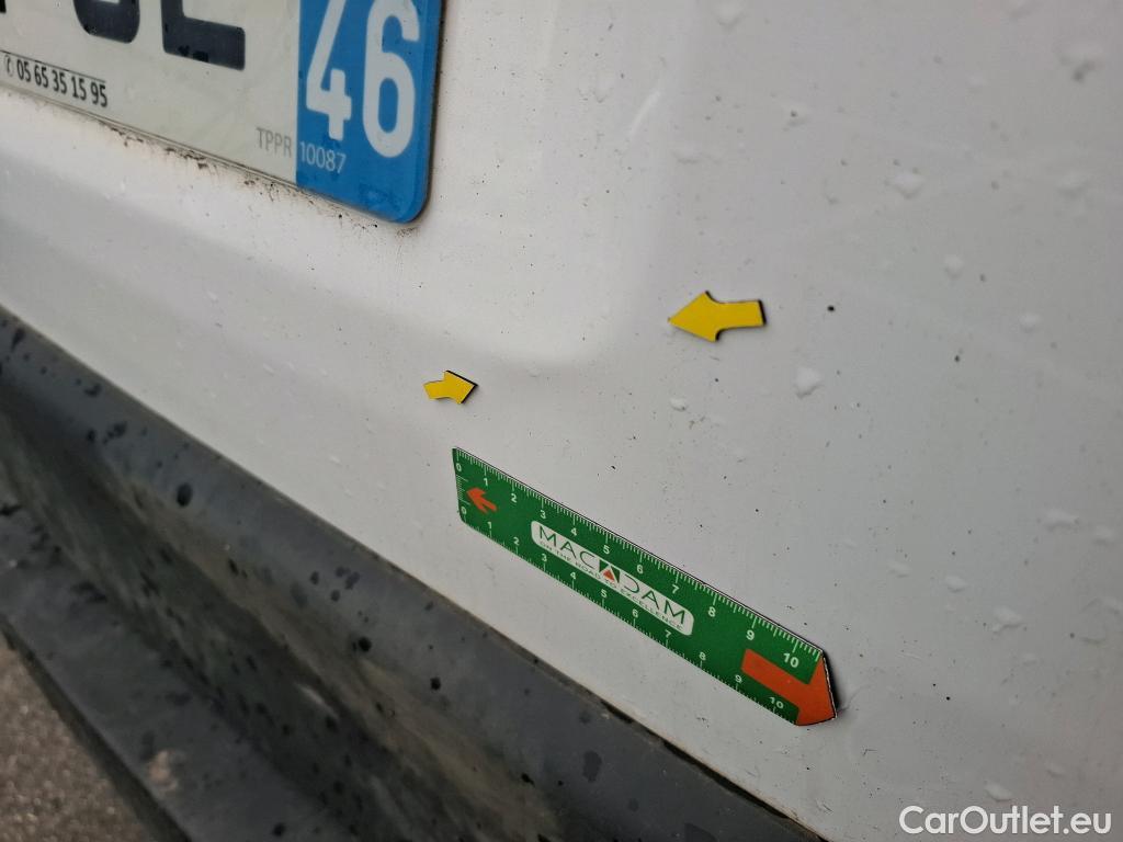  Renault  Master  III Fourgon L2H2 3 5 Grand Confort dCi #18