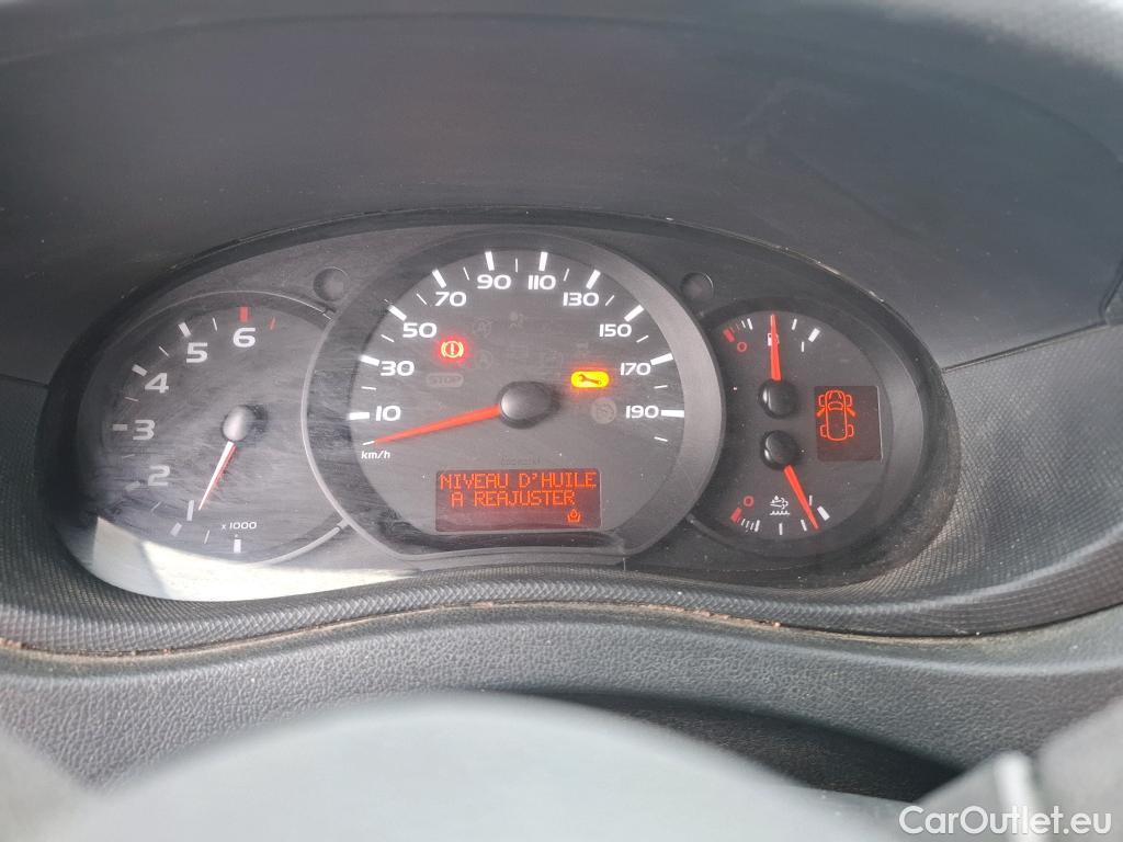  Renault  Master  III Fourgon L2H2 3 5 Grand Confort dCi #61