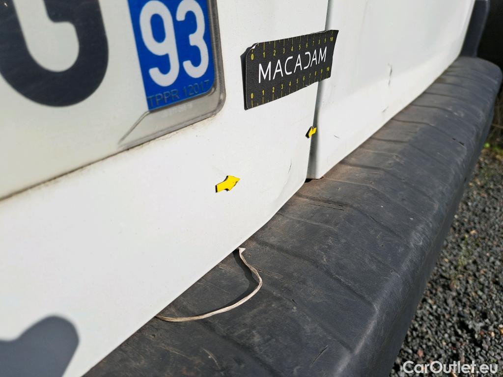  Renault  Trafic RENAULT  VU 4p VNA FG GCF L2H1 1200 dCi 95 E6 fourgon tôlé #19