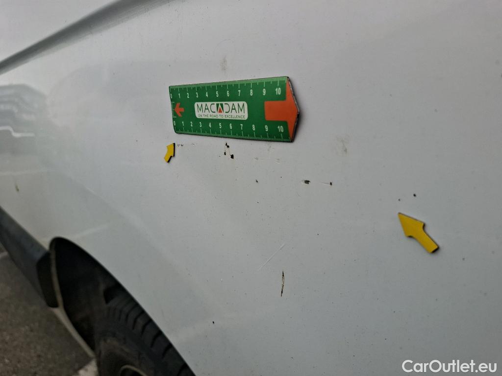  Renault  Master  III Fourgon L2H2 3 5 Grand Confort dCi #47