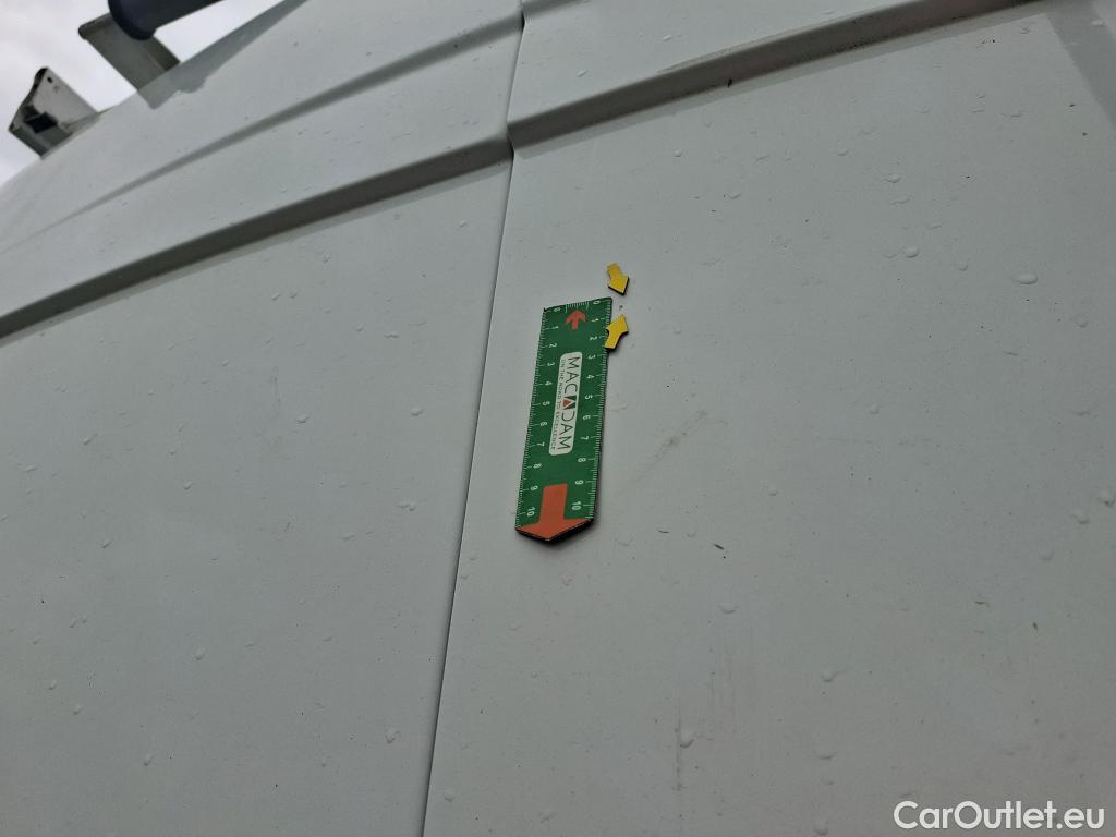  Renault  Master  III Fourgon L2H2 3 5 Grand Confort dCi #42