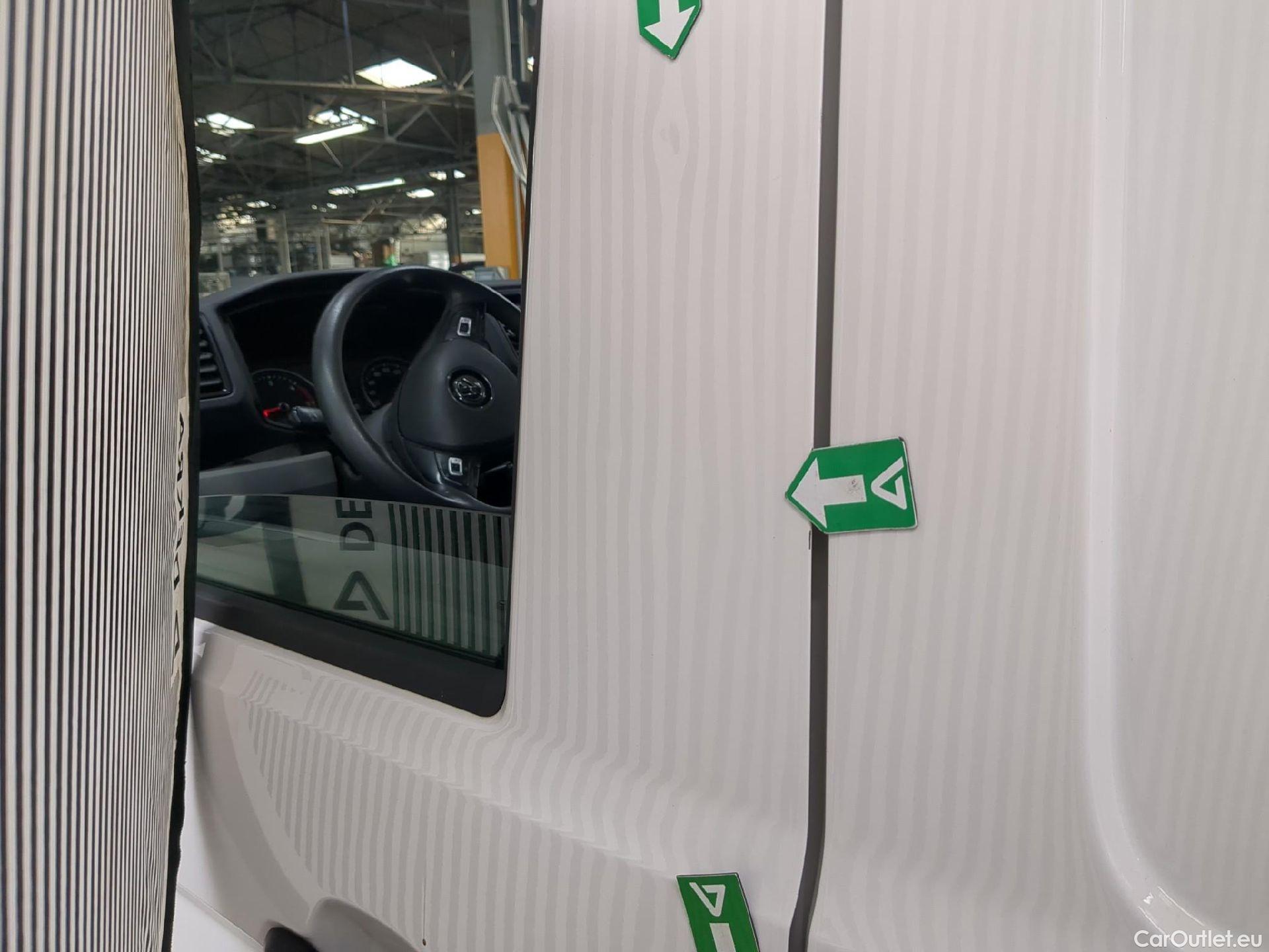  Volkswagen  Crafter VOLKSWAGEN  / 2017 / 4P / Fourgon tôlé 2.0 TDI 140 35 L3H3 Prop Business Line #31