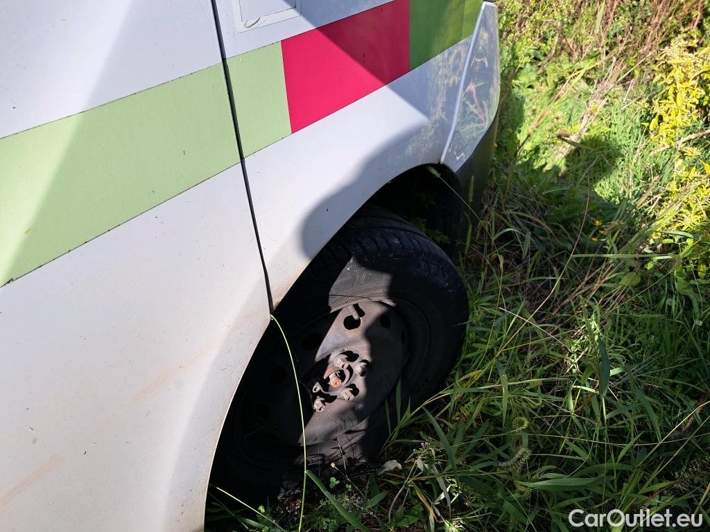  Renault  Trafic RENAULT  VU 4p VNA FG GCF L2H1 1200 dCi 95 E6 fourgon tôlé #45