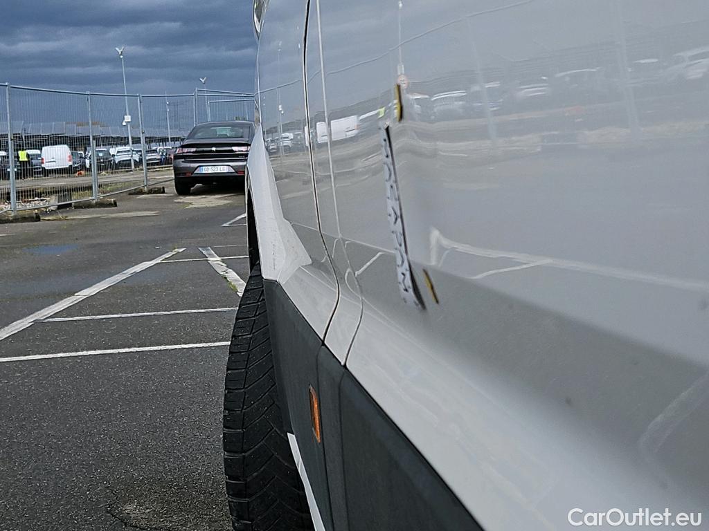  Volkswagen  Crafter VOLKSWAGEN  / 2017 / 4P / Fourgon tôlé 2.0TDI 102 30 L3H3 Business #39
