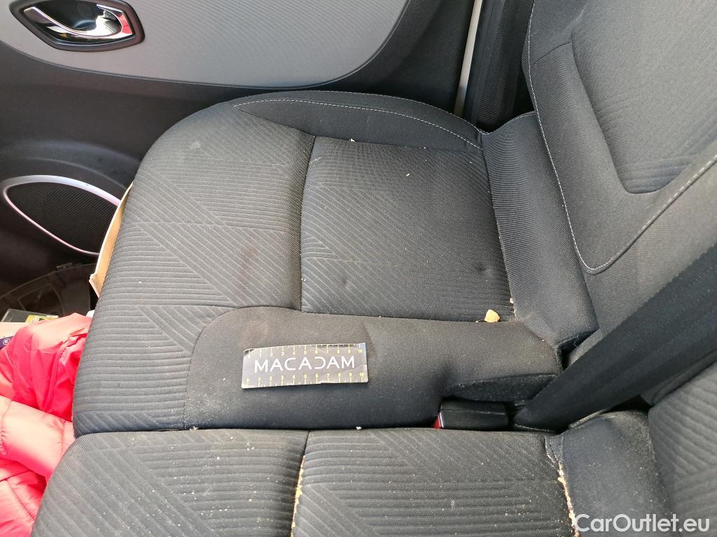  Renault  Trafic RENAULT  VU 4p VNA FG GCF L2H1 1200 dCi 95 E6 fourgon tôlé #36