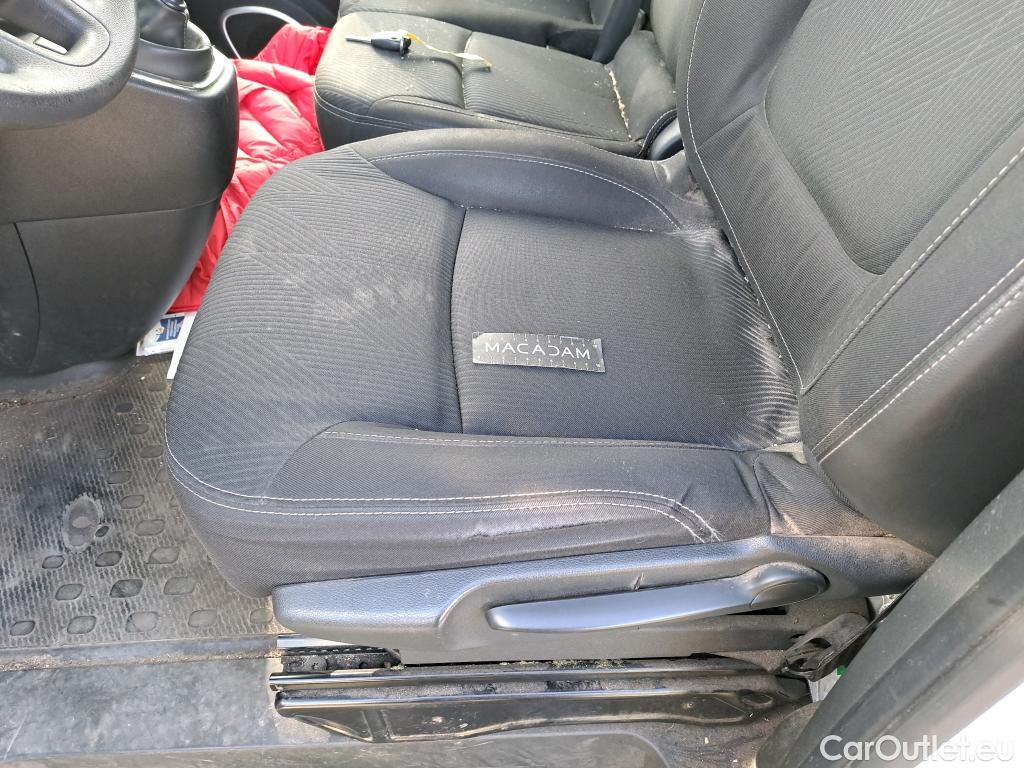  Renault  Trafic RENAULT  VU 4p VNA FG GCF L2H1 1200 dCi 95 E6 fourgon tôlé #39