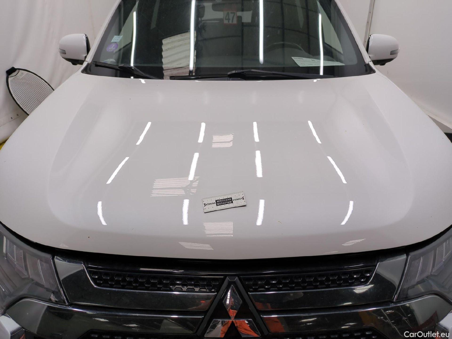  Mitsubishi  Outlander MITSUBISHI  PHEV / 2018 / 5P / SUV Phev Twin Motor 4WD Instyle MY20 #24