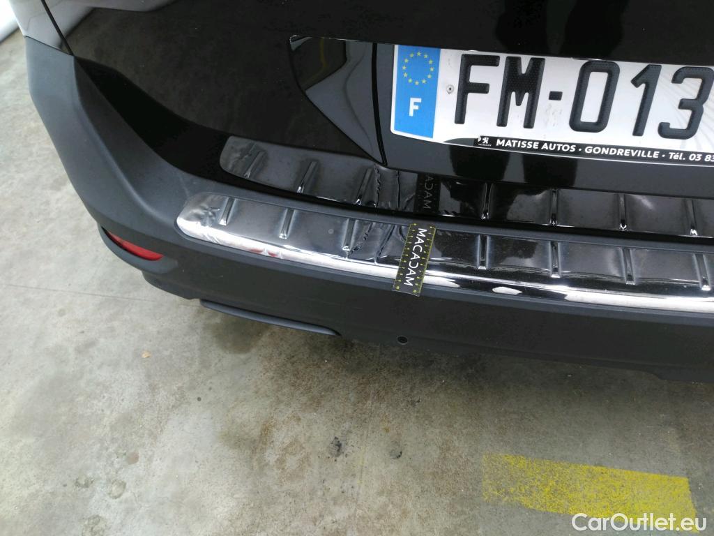  Peugeot  5008  Allure Business 1.5 HDi 130CV BVA8 E6dT #3