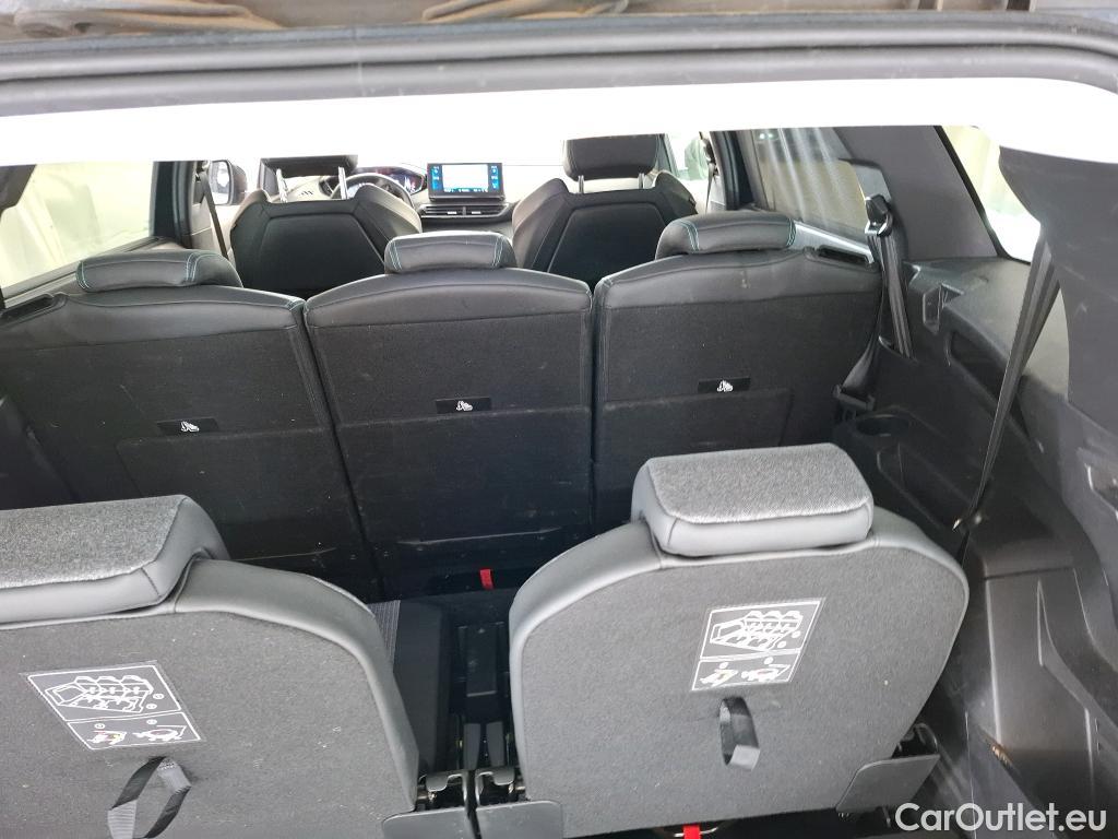  Peugeot  5008  Allure Pack 1.5 HDi 130CV BVA8 7 Sieges E6d #1