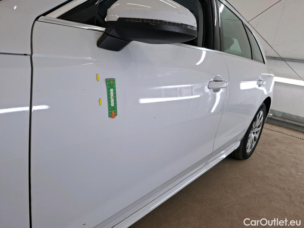  Audi  A4  Avant 30 TDI Business Line 2.0 TDI 135CV BVA7 E6d / BATTERIE FAIBLE DEMARRE AU BOOSTER #1