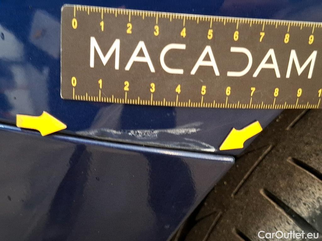  Bmw  Serie 1 Série 1 Berline 118d Sport 2.0 150CV BVA8 E6 #28