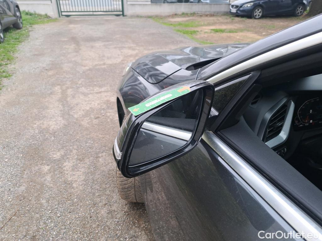  Bmw  Serie 2 BMW Série 2 Gran Coupé / 2019 / 4P / Berline 218I Business Design #40