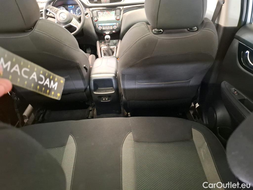  Nissan  Qashqai NISSAN  / 2017 / 5P / Crossover 1.3 DIG-T 140 N-Connecta #4