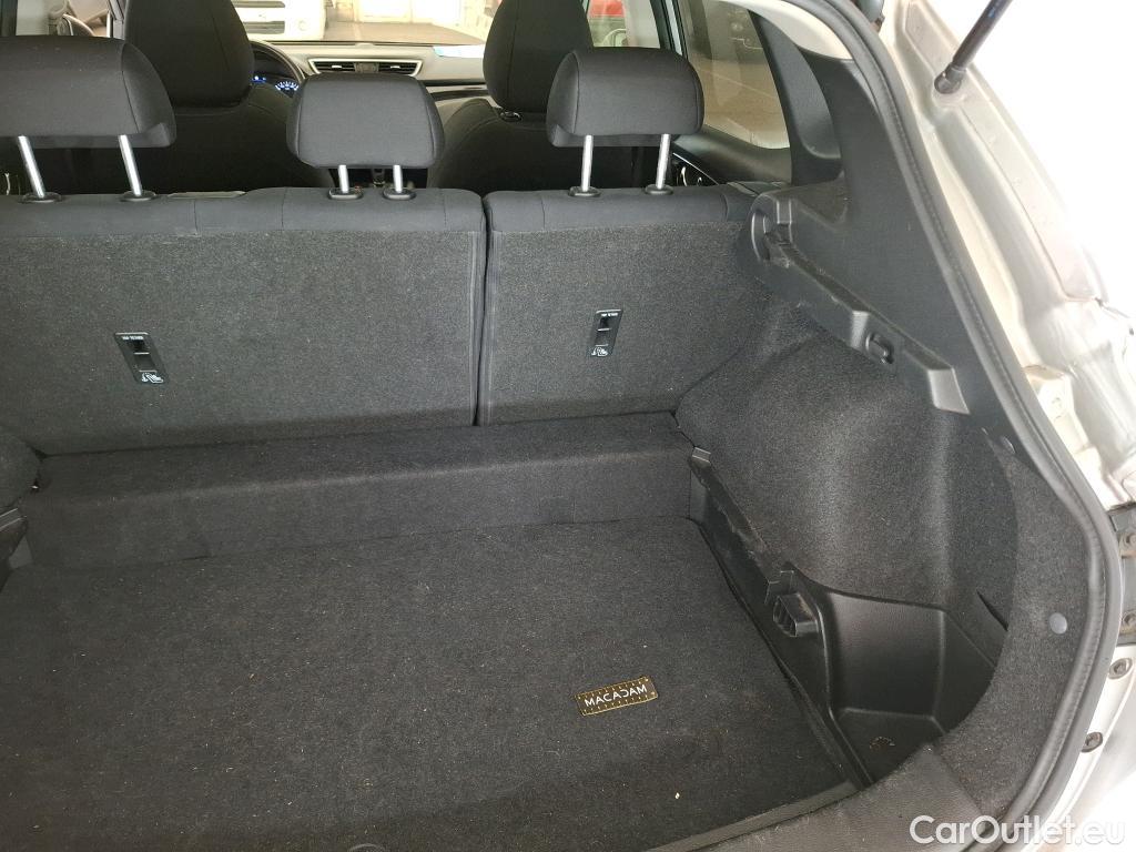  Nissan  Qashqai NISSAN  / 2017 / 5P / Crossover 1.3 DIG-T 140 N-Connecta #1