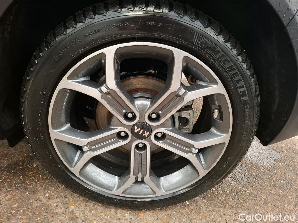 KIA  XCeed KIA  / 2019 / 5P / Crossover 1.6 GDI ISG ISG PHEV PREMIUM BUS DCT6 #5