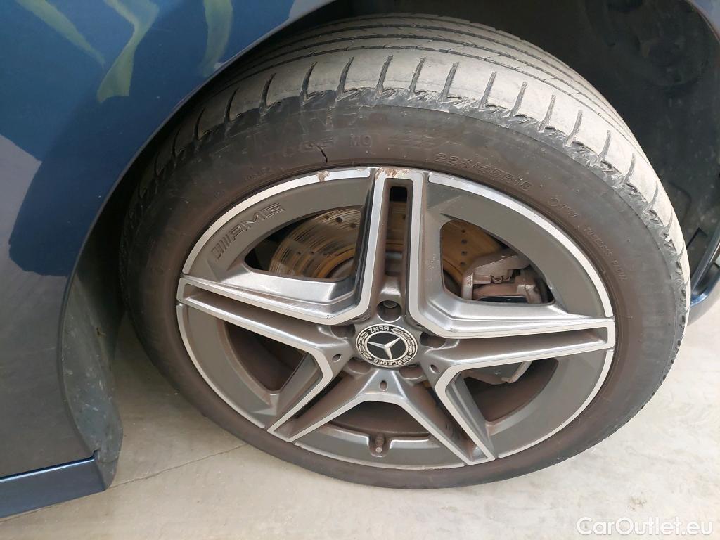  Mercedes  A-Klasse MERCEDES-BENZ Classe A Compact / 2018 / 5P / Berline A 250 e AMG Line 8G-DCT #3