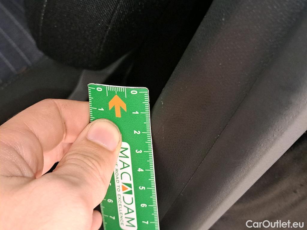  Land Rover  Discovery 208 Like Puretech 75  / VO RECONDITIONNE - PHOTOS AVANT RECONDITIONNEMENT #6