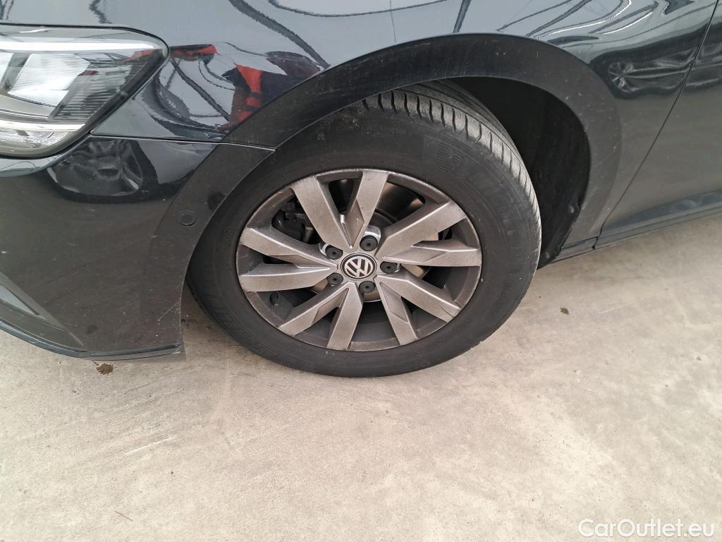  Volkswagen  Passat  Break Business 2.0 TDI 150CV BVA7 E6dT / VO RECONDITIONNE - PHOTOS AVANT RECONDITIONNEMENT #8