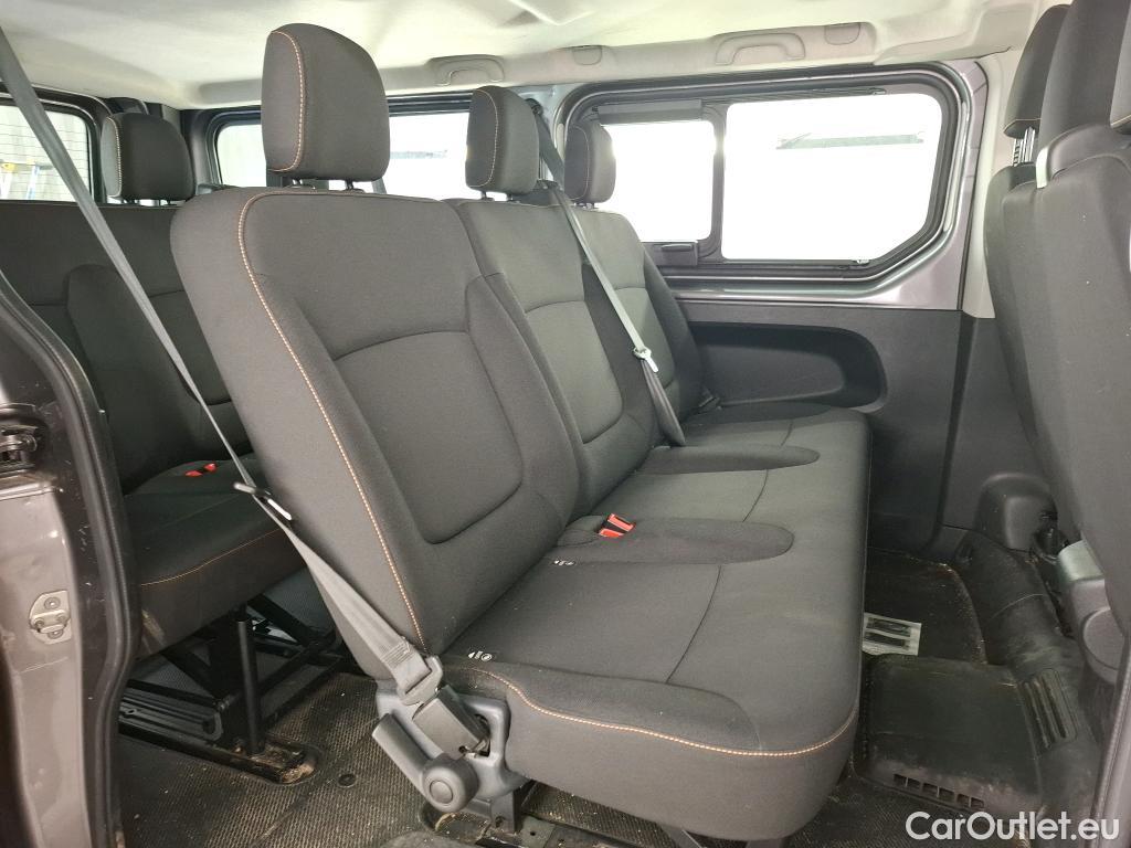  Renault  Trafic RENAULT  4p Combi Zen L2 dCi 120 SandS - 18 - 8 pl #19