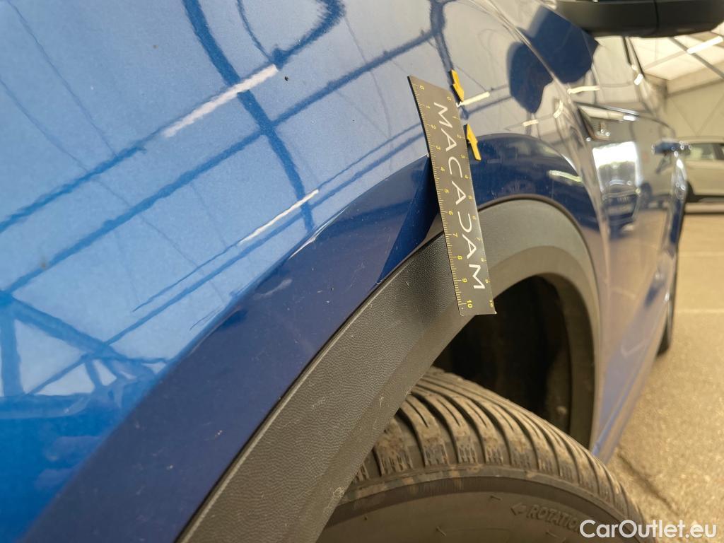  Volkswagen  T-ROC VOLKSWAGEN  / 2017 / 5P / SUV 1.5 TSI 150 EVO R-LINE DSG7 / VO RECONDITIONNE - PHOTOS AVANT RECONDITIONNEMENT #8