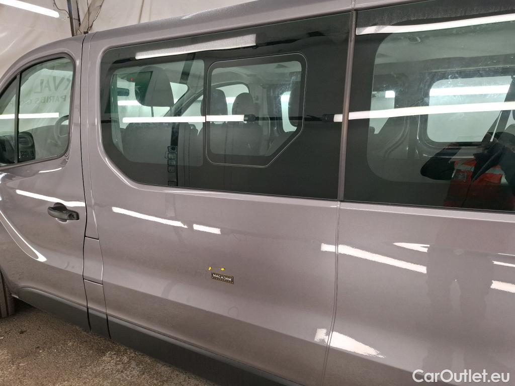  Renault  Trafic RENAULT  4p Combi Zen L2 dCi 120 SandS - 18 - 8 pl #11