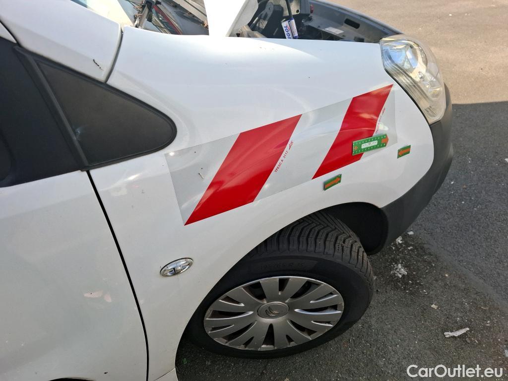  Citroen  Berlingo  Fourgon Business L1 (Court) 1.6 PURETECH 100CV BVM5 E6 #1