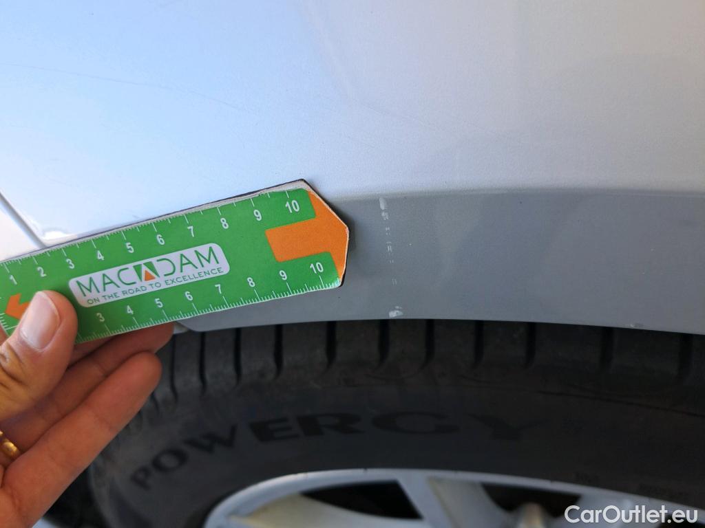  Bmw  Serie 3 BMW  / 2018 / 4P / sedán 330e #24