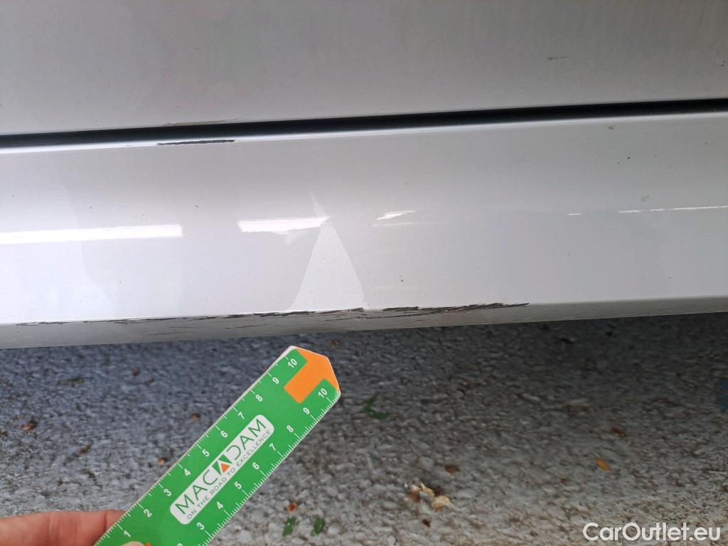  Bmw  Serie 3 BMW  / 2018 / 4P / sedán 330e #27