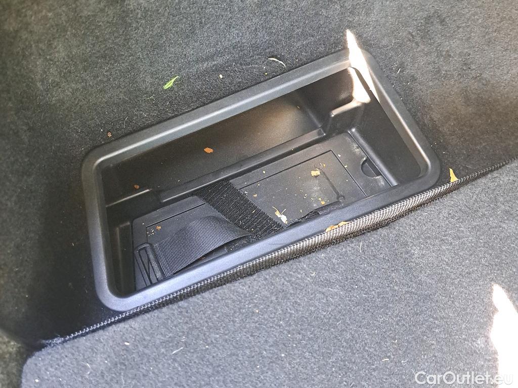  Bmw  Serie 3 BMW  / 2018 / 4P / sedán 330e #21