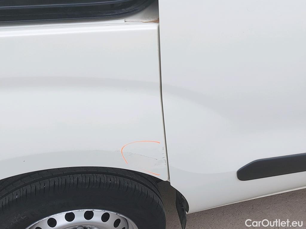  Fiat  Doblo FIAT Doblò Cargo/2015/3P/furgón derivado de turismo Cargo Base Plus 1.3 Mjet 70kW (95CV) #15