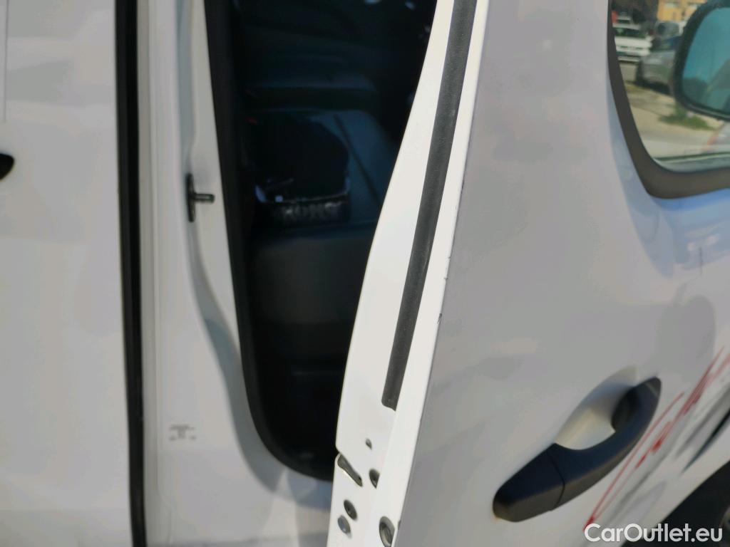  Peugeot  Expert PEUGEOT  / 2016 / 4P / combi Combi 1.6 BlueHDi 88KW (120CV) Long #61