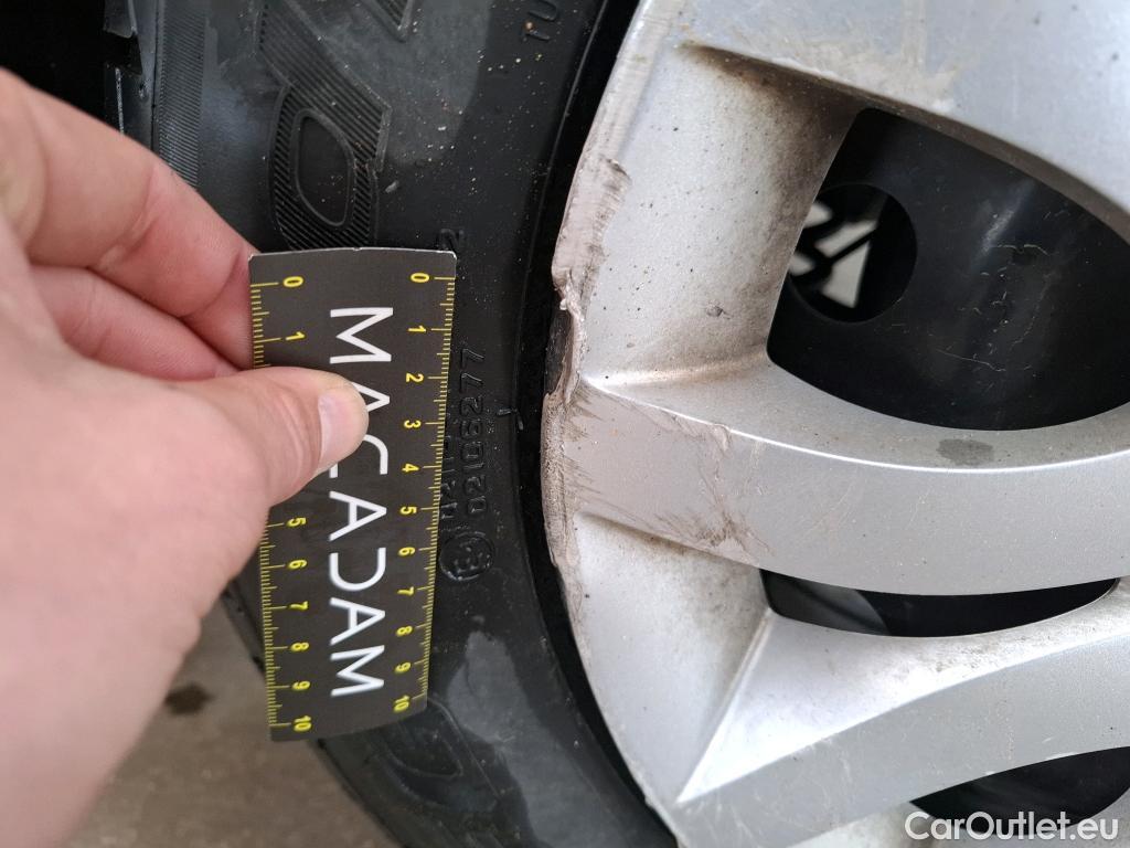  Renault  Clio  IV Air MediaNav 1.5 dCi 90CV BVM5 E6 #16