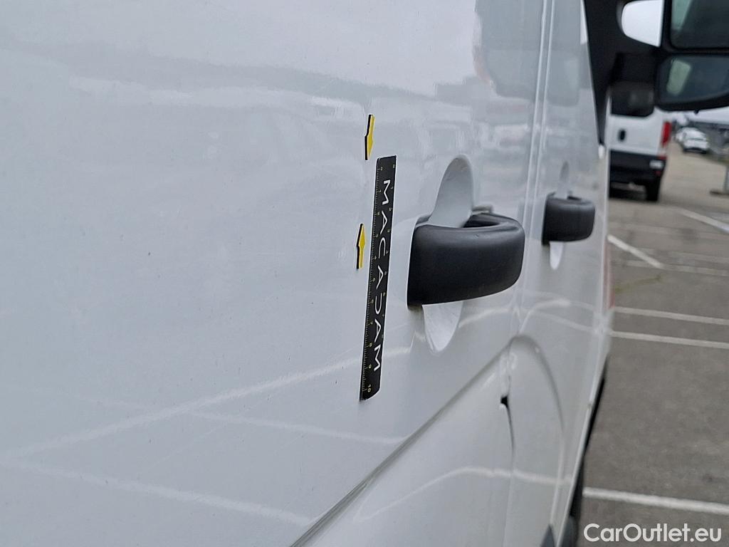  Renault  Master RENAULT  VU 4p Fourgon FG GCf Trac F3500 L2H2 Energy dCi 145 E6 #38