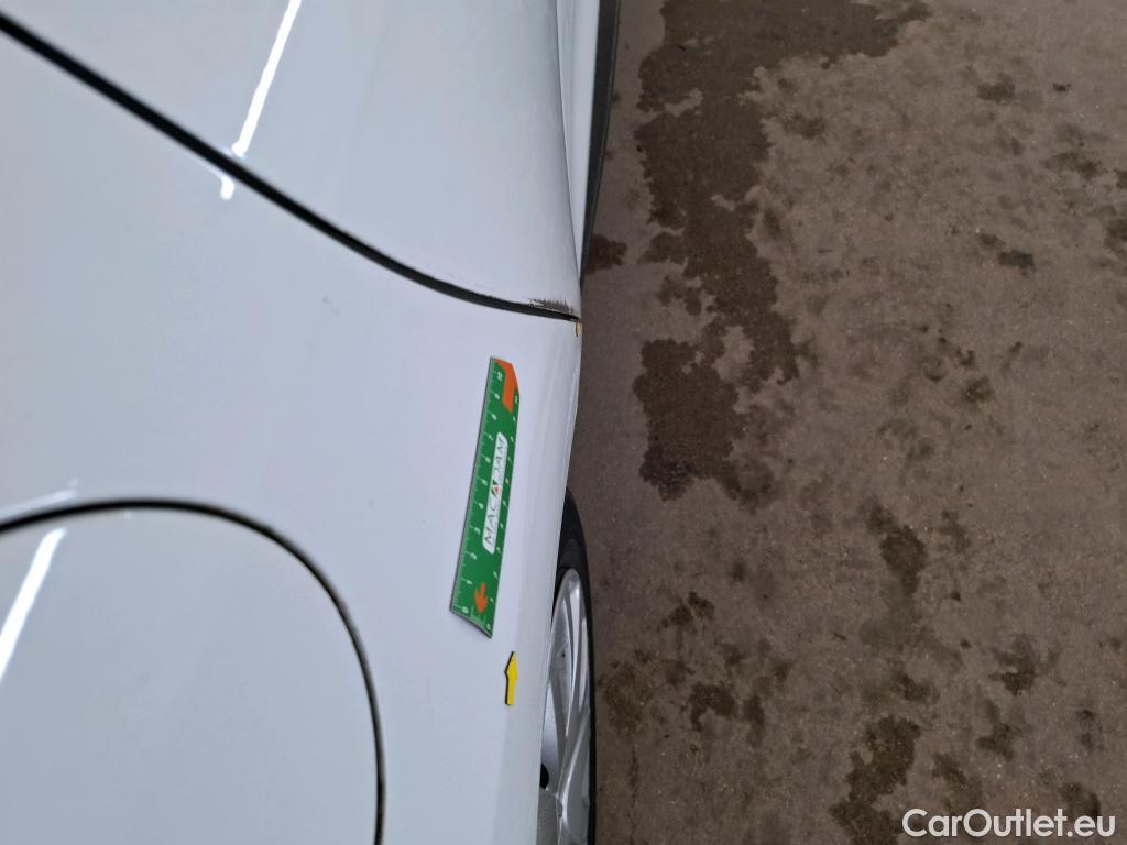  Renault  Clio RENAULT  Société / 2016 / 5P / Berline Air Medianav dCi 75 #15
