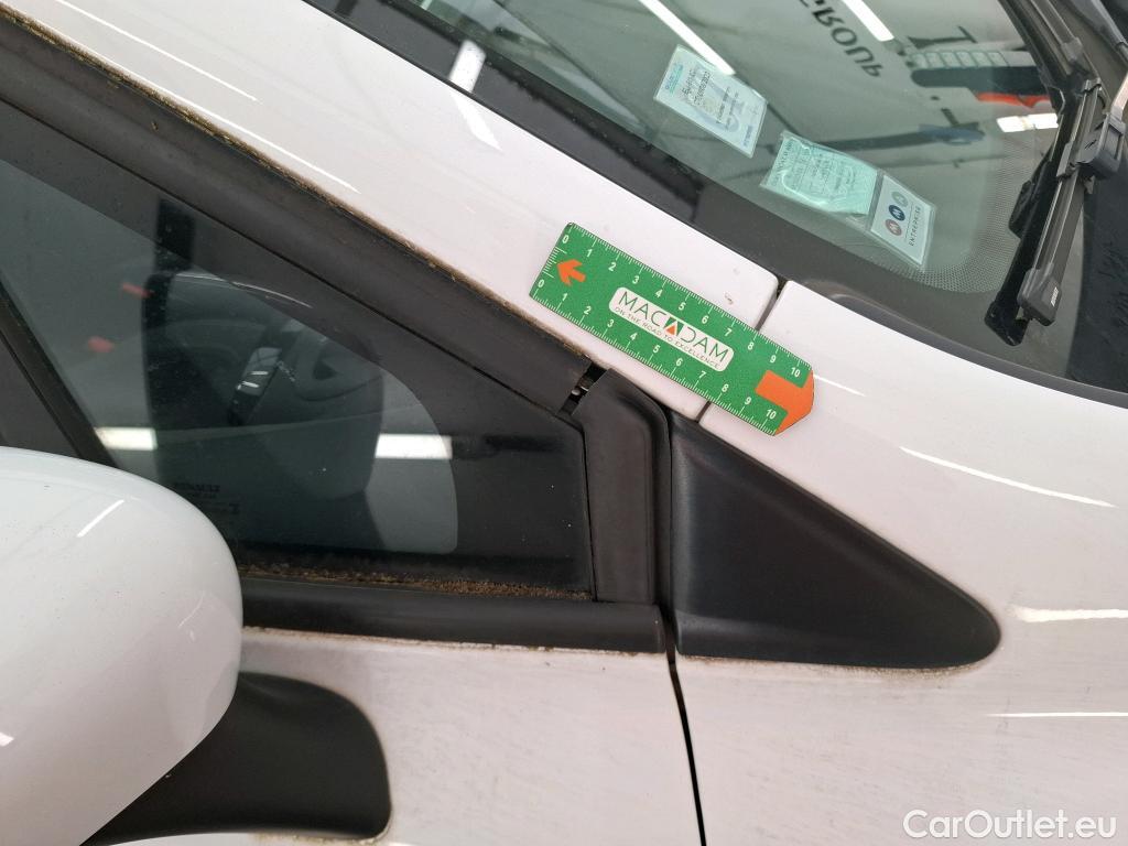  Renault  Clio  IV Air MediaNav 1.5 dCi 75CV BVM5 E6 #17