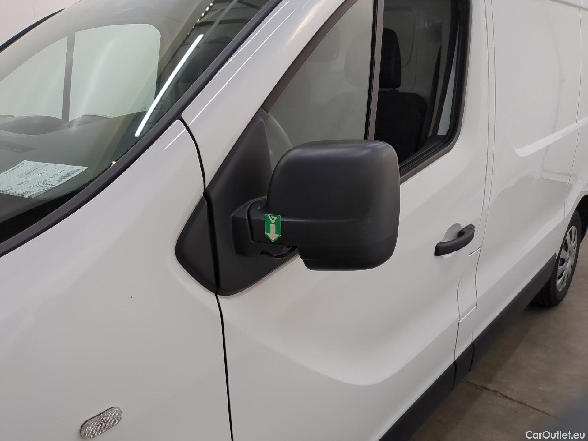  Renault  Trafic RENAULT  VU 4p Fourgon FG GCF L1H1 1000 dCi 95 E6 #12