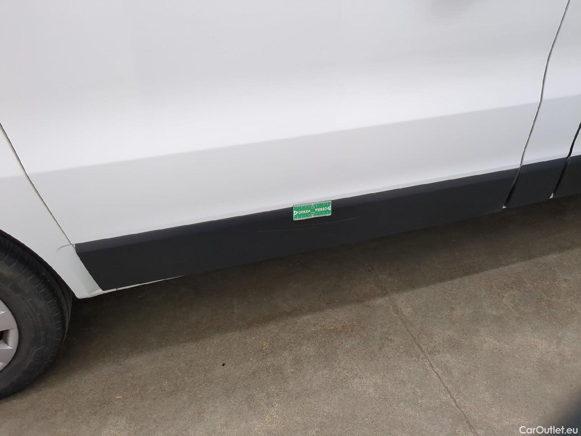  Renault  Trafic RENAULT  VU 4p Fourgon FG GCF L1H1 1000 dCi 95 E6 #26