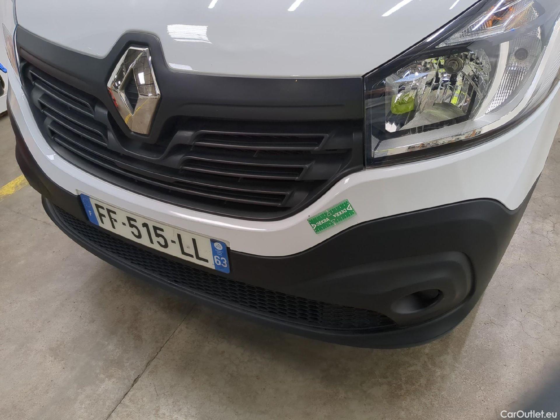  Renault  Trafic RENAULT  VU 4p Fourgon FG GCF L1H1 1000 dCi 95 E6 #33