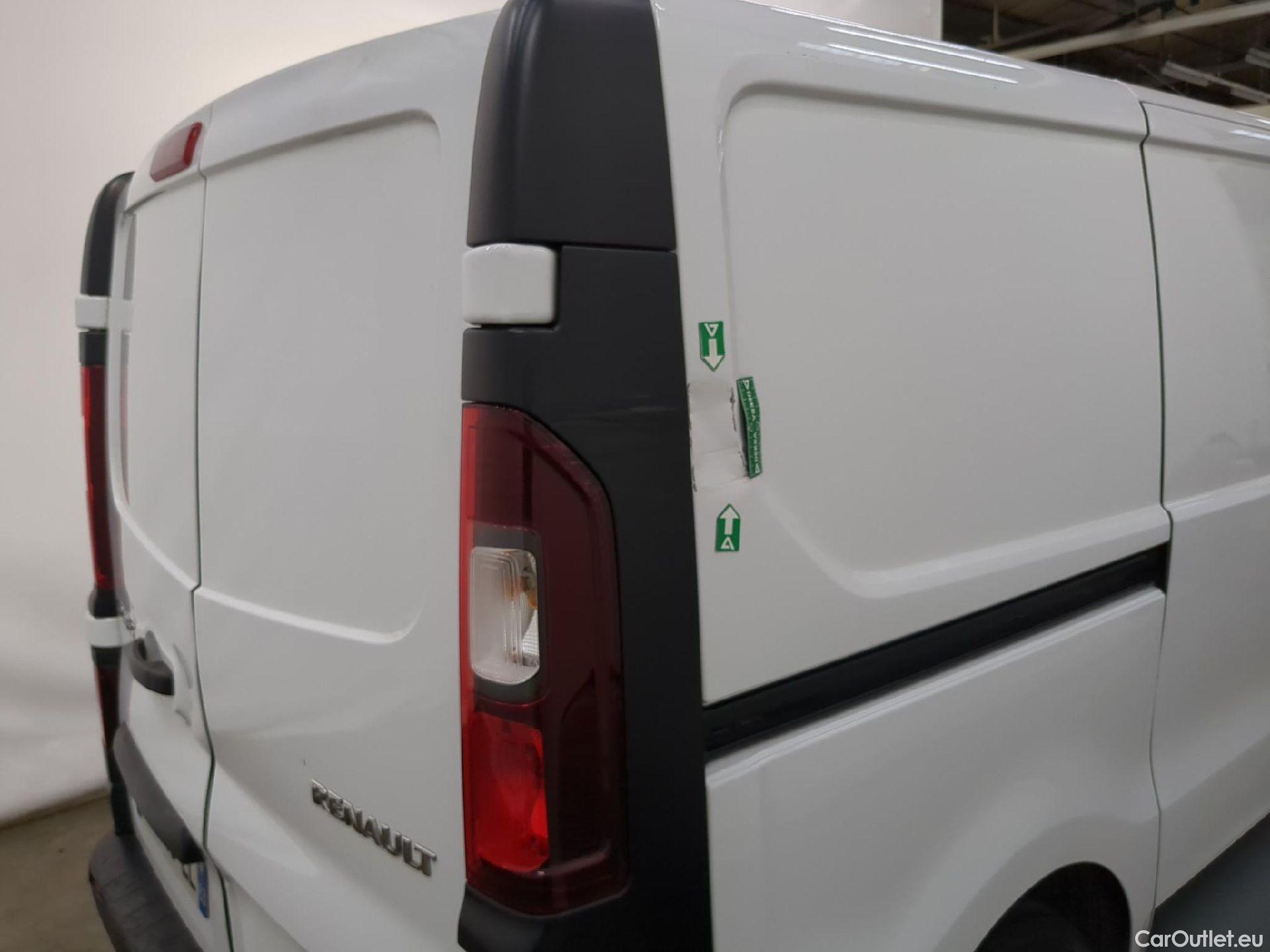  Renault  Trafic RENAULT  VU 4p Fourgon FG GCF L1H1 1000 dCi 95 E6 #18