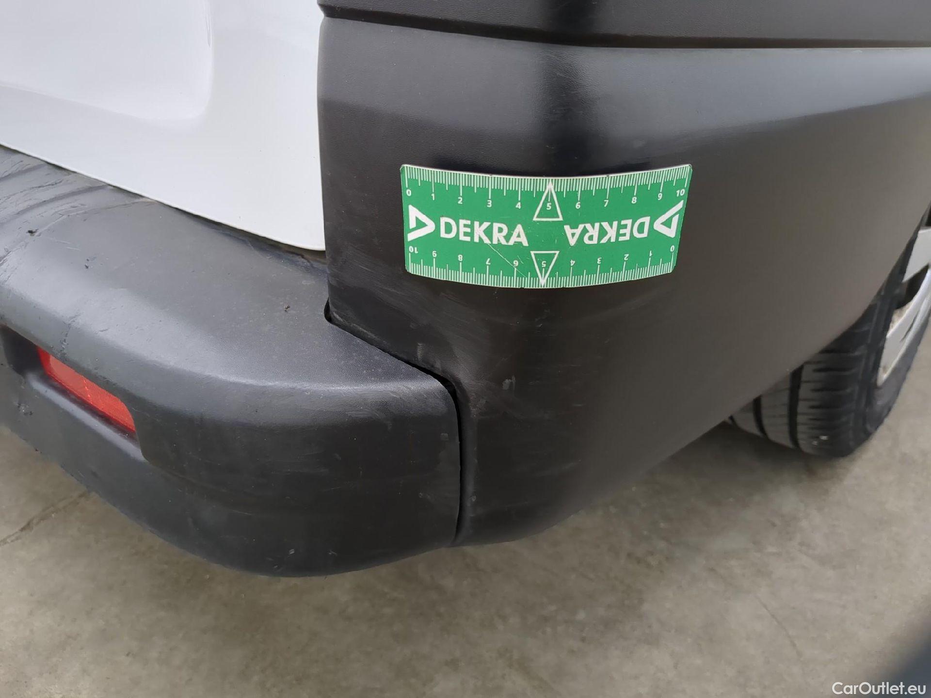  Renault  Trafic RENAULT  VU 4p Fourgon FG GCF L1H1 1000 dCi 95 E6 #24