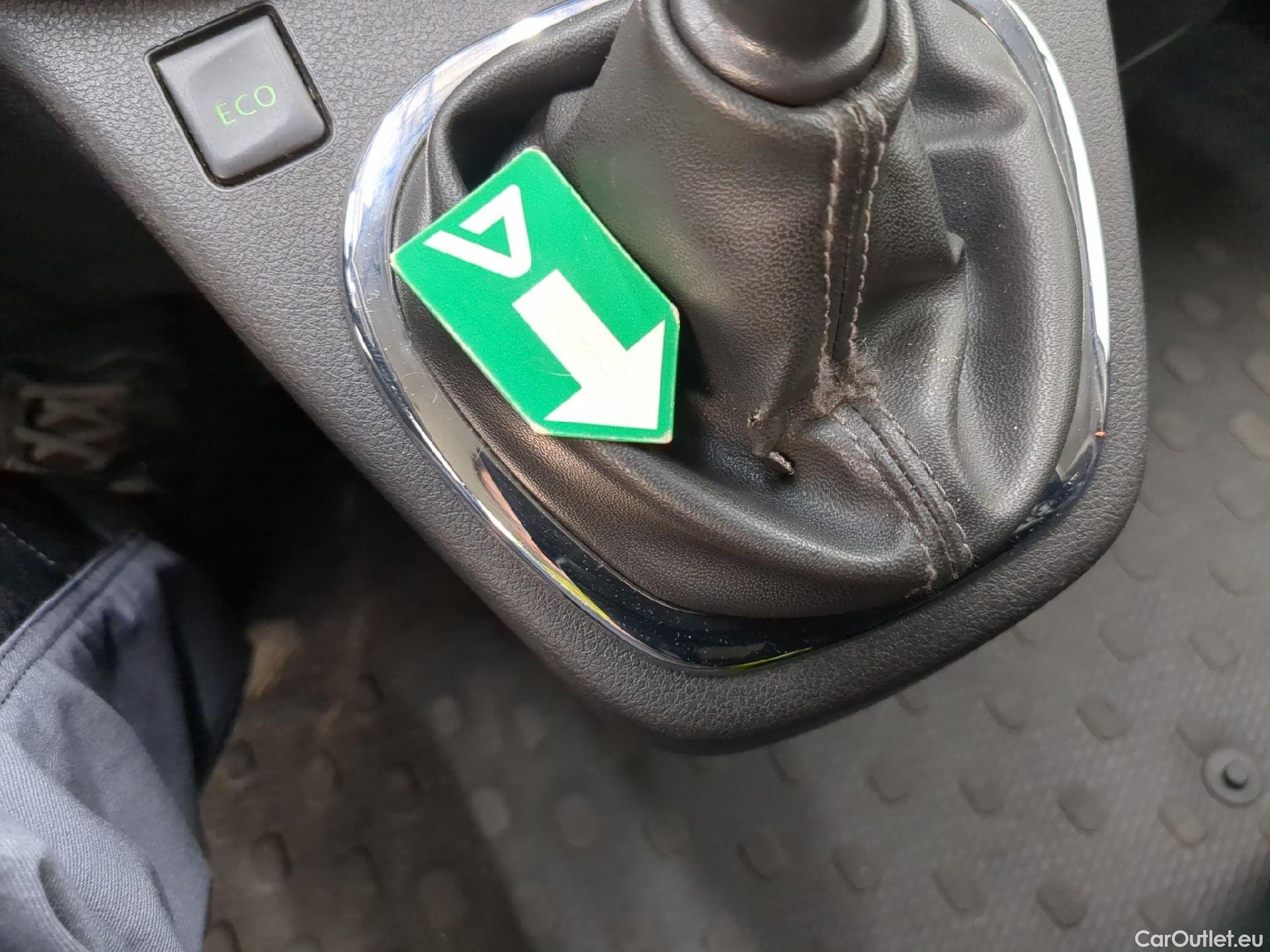  Renault  Trafic RENAULT  VU 4p Fourgon FG GCF L1H1 1000 dCi 95 E6 #4