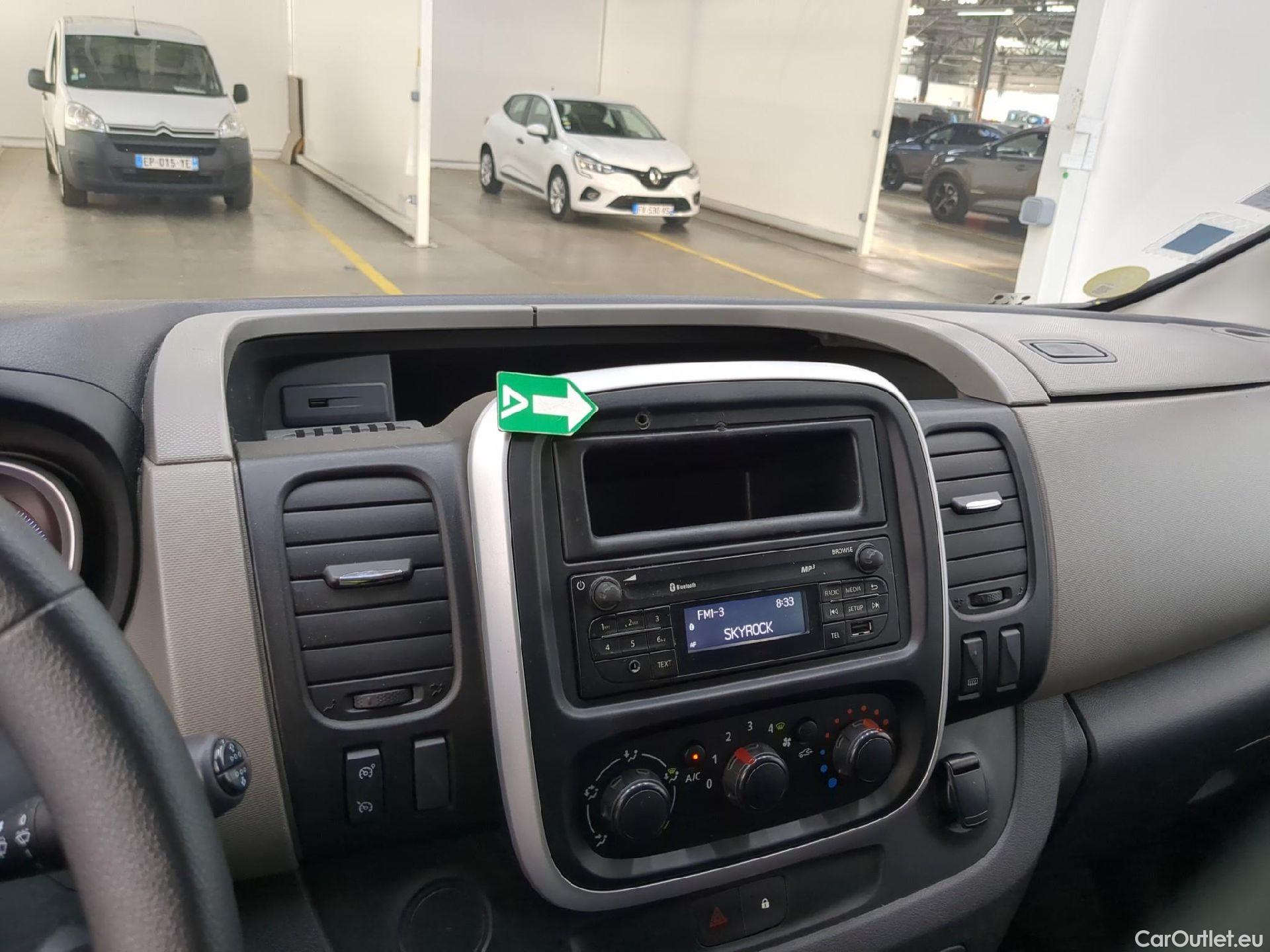  Renault  Trafic RENAULT  VU 4p Fourgon FG GCF L1H1 1000 dCi 95 E6 #1