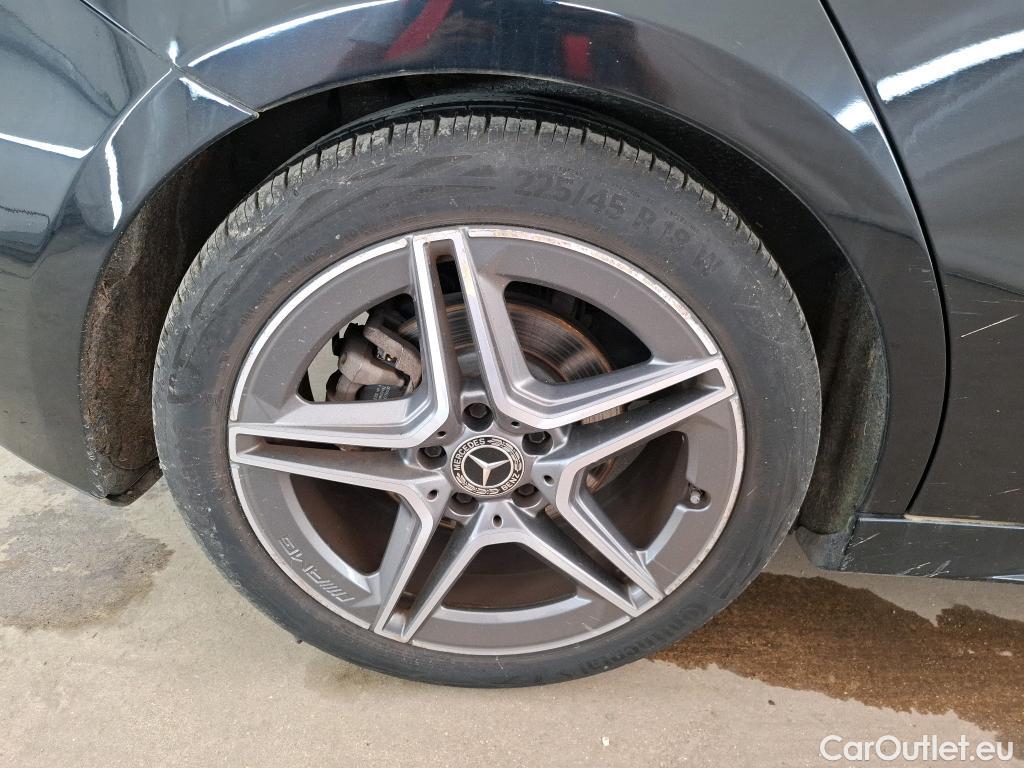  Mercedes  A-Klasse MERCEDES-BENZ Classe A Compact / 2018 / 5P / Berline A 200 AMG Line 7G-DCT #23