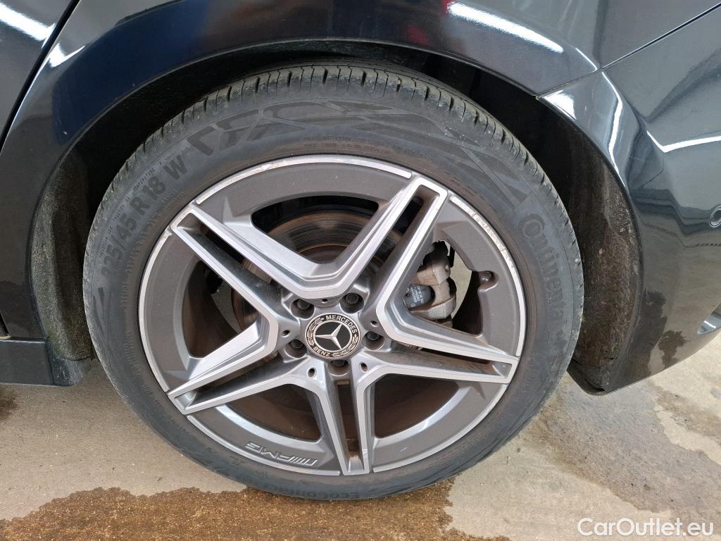  Mercedes  A-Klasse MERCEDES-BENZ Classe A Compact / 2018 / 5P / Berline A 200 AMG Line 7G-DCT #19